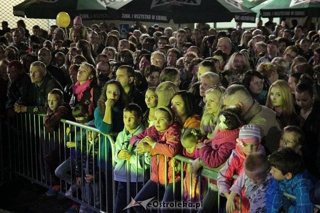 Tłumy fanów na koncercie Ivana Komarenko w nowej hali targowej Feniks [26.09.2015] - zdjęcie #58 - eOstroleka.pl