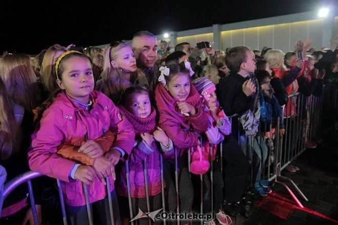 Tłumy fanów na koncercie Ivana Komarenko w nowej hali targowej Feniks [26.09.2015] - zdjęcie #53 - eOstroleka.pl
