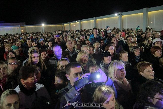 Tłumy fanów na koncercie Ivana Komarenko w nowej hali targowej Feniks [26.09.2015] - zdjęcie #27 - eOstroleka.pl