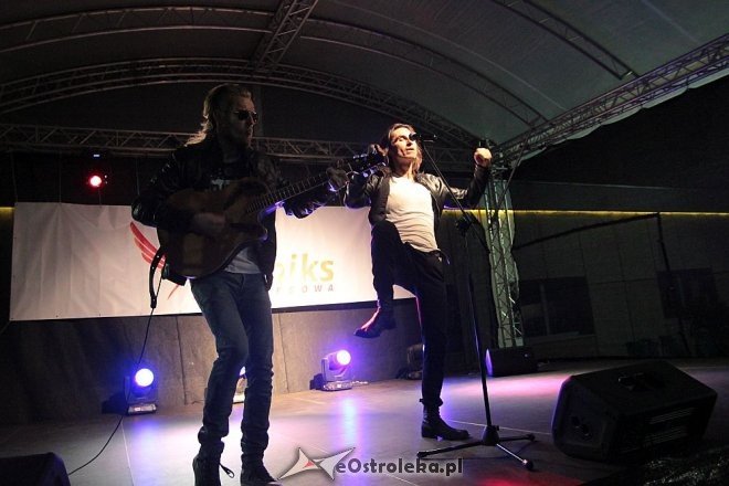 Tłumy fanów na koncercie Ivana Komarenko w nowej hali targowej Feniks [26.09.2015] - zdjęcie #15 - eOstroleka.pl