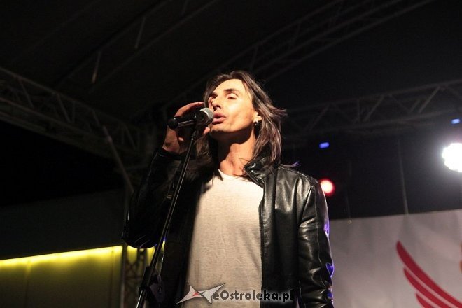 Tłumy fanów na koncercie Ivana Komarenko w nowej hali targowej Feniks [26.09.2015] - zdjęcie #14 - eOstroleka.pl