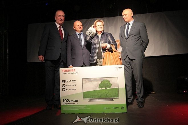 Tłumy fanów na koncercie Ivana Komarenko w nowej hali targowej Feniks [26.09.2015] - zdjęcie #1 - eOstroleka.pl