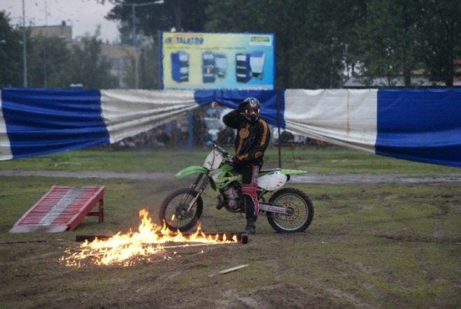 Monster truck stunt show (29.08.09) - zdjęcie #68 - eOstroleka.pl