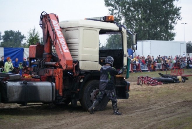 Monster truck stunt show (29.08.09) - zdjęcie #52 - eOstroleka.pl