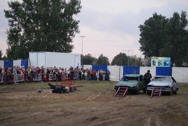 Monster truck stunt show (29.08.09) - zdjęcie #31 - eOstroleka.pl