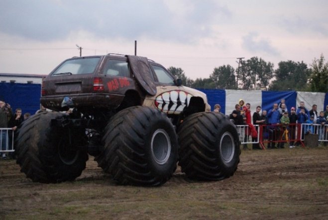 Monster truck stunt show (29.08.09) - zdjęcie #30 - eOstroleka.pl