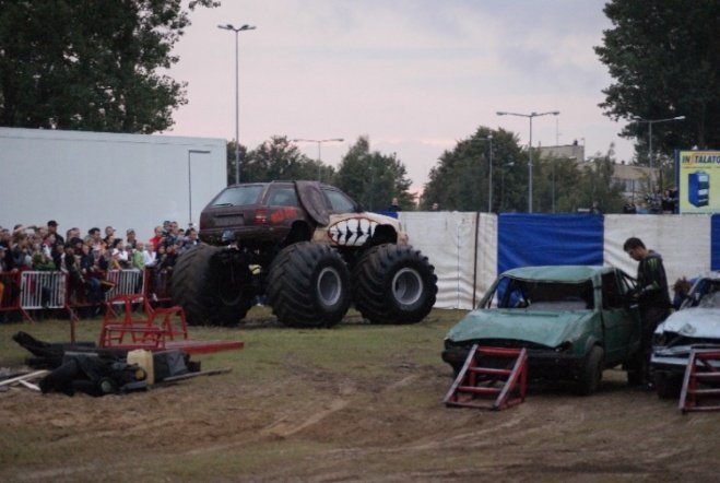 Monster truck stunt show (29.08.09) - zdjęcie #29 - eOstroleka.pl