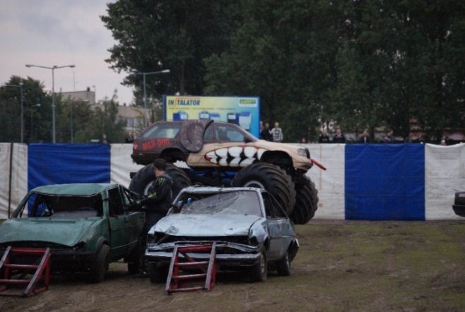Monster truck stunt show (29.08.09) - zdjęcie #28 - eOstroleka.pl