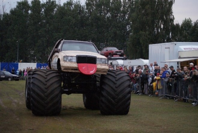 Monster truck stunt show (29.08.09) - zdjęcie #27 - eOstroleka.pl