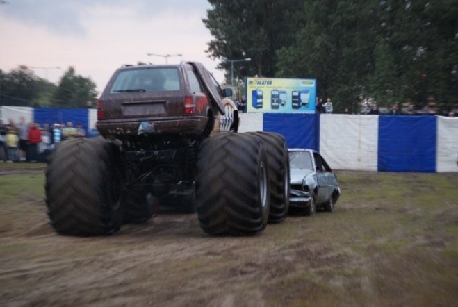 Monster truck stunt show (29.08.09) - zdjęcie #23 - eOstroleka.pl