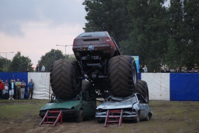 Monster truck stunt show (29.08.09) - zdjęcie #20 - eOstroleka.pl