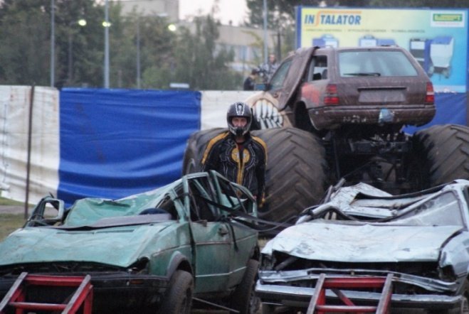 Monster truck stunt show (29.08.09) - zdjęcie #13 - eOstroleka.pl
