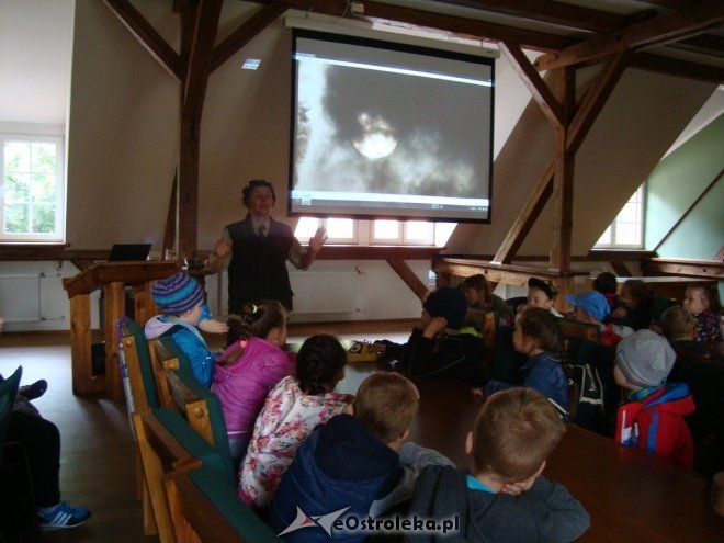 Uczniowie SP 6 z wizytą w Muzeum Leśnym w Spychowie [29.09.2015] - zdjęcie #1 - eOstroleka.pl