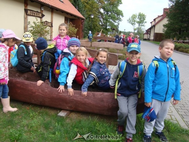 Uczniowie SP 6 z wizytą w Muzeum Leśnym w Spychowie [29.09.2015] - zdjęcie #2 - eOstroleka.pl