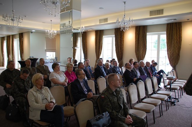 Konferencja o obronności i celne oko ostrołęckiego starosty [01.10.2015] - zdjęcie #4 - eOstroleka.pl