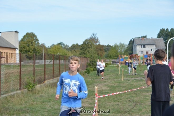 Kunin: Eliminacje gminne goworowskich szkół w biegach przełajowych [02.10.2015] - zdjęcie #69 - eOstroleka.pl