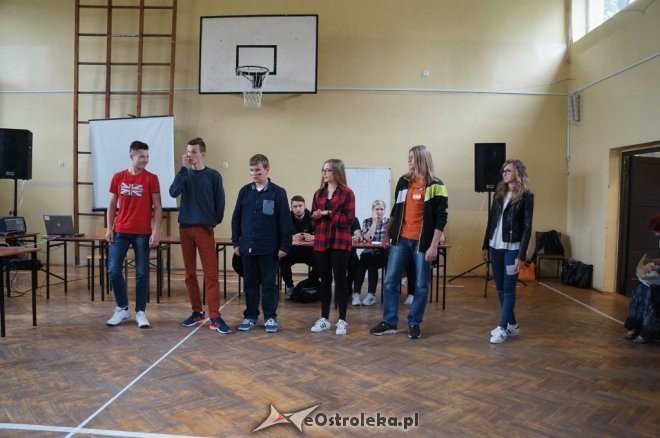 Otrzęsiny „pierwszaków” z I Liceum Ogólnokształcącego w Ostrołęce [03.10.2015] - zdjęcie #11 - eOstroleka.pl