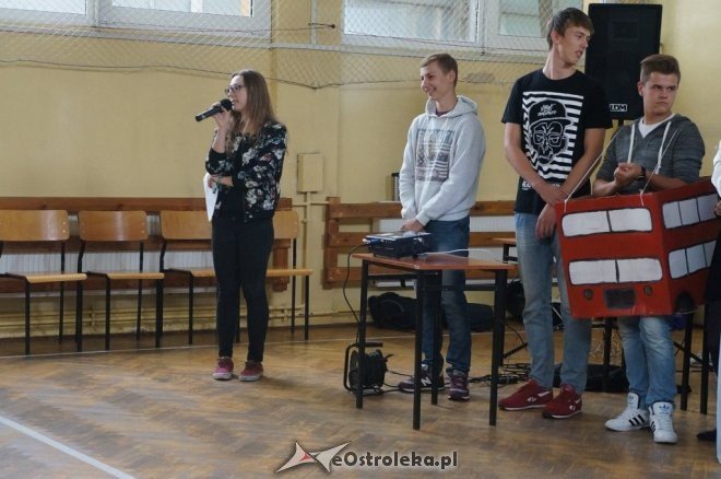 Otrzęsiny „pierwszaków” z I Liceum Ogólnokształcącego w Ostrołęce [03.10.2015] - zdjęcie #4 - eOstroleka.pl
