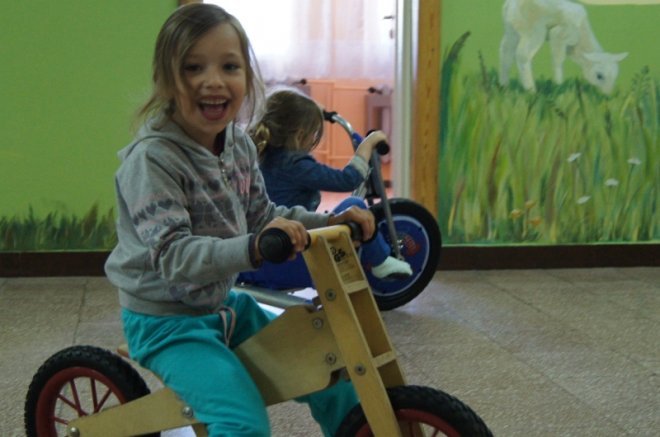Przedszkolaki z Olszewa-Borek odwiedziły swoich kolegów z Zabiela Wielkiego [06.10.2015] - zdjęcie #9 - eOstroleka.pl