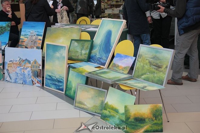 II Przegląd Twórczości Lokalnej w Galerii Bursztynowej: Malarstwo, fotografia, grafika [11.10.2015] - zdjęcie #30 - eOstroleka.pl