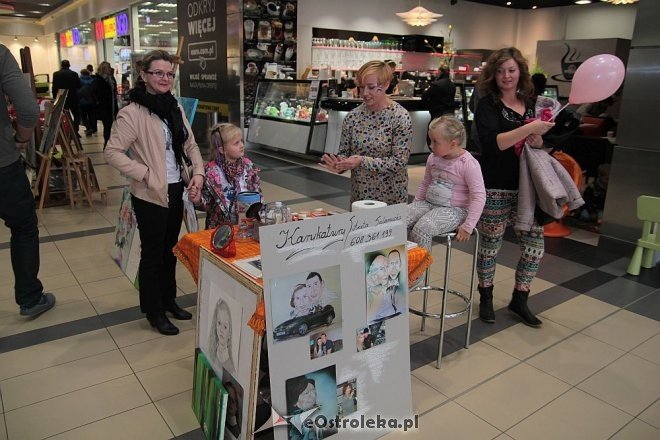 II Przegląd Twórczości Lokalnej w Galerii Bursztynowej: Malarstwo, fotografia, grafika [11.10.2015] - zdjęcie #21 - eOstroleka.pl