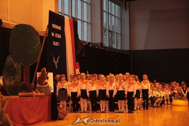 Pasowanie na ucznia w ostrołęckiej „dziesiątce” [13.10.2015] - zdjęcie #28 - eOstroleka.pl