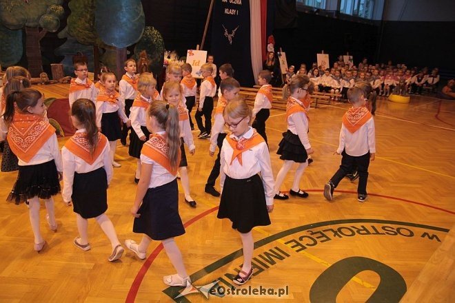 Pasowanie na ucznia w ostrołęckiej „dziesiątce” [13.10.2015] - zdjęcie #38 - eOstroleka.pl