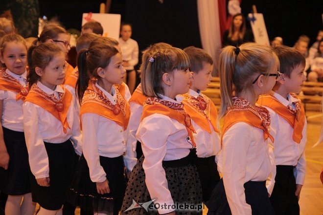 Pasowanie na ucznia w ostrołęckiej „dziesiątce” [13.10.2015] - zdjęcie #47 - eOstroleka.pl