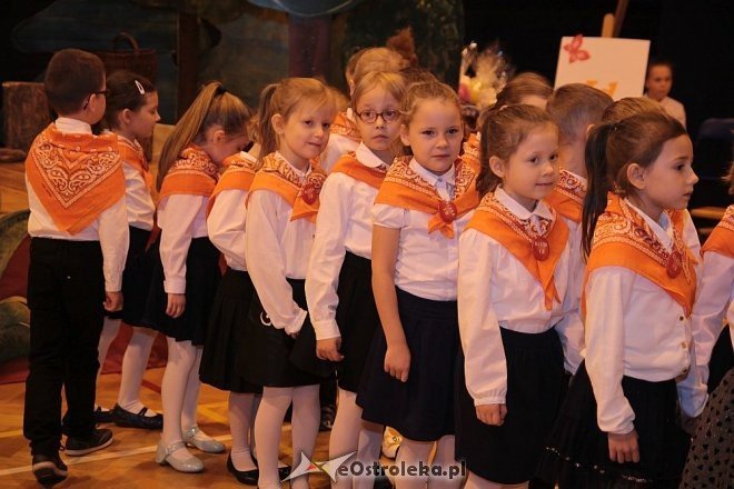 Pasowanie na ucznia w ostrołęckiej „dziesiątce” [13.10.2015] - zdjęcie #49 - eOstroleka.pl