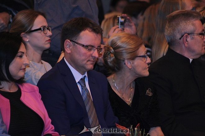 Pasowanie na ucznia w ostrołęckiej „dziesiątce” [13.10.2015] - zdjęcie #130 - eOstroleka.pl