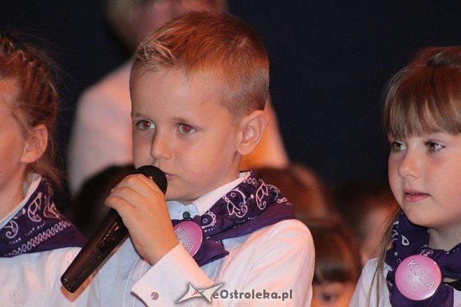 Pasowanie na ucznia w ostrołęckiej „dziesiątce” [13.10.2015] - zdjęcie #105 - eOstroleka.pl