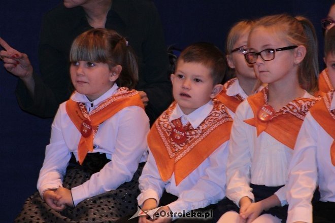 Pasowanie na ucznia w ostrołęckiej „dziesiątce” [13.10.2015] - zdjęcie #95 - eOstroleka.pl