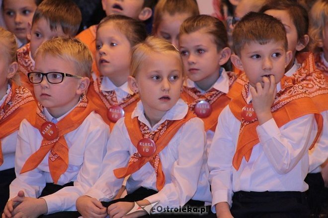 Pasowanie na ucznia w ostrołęckiej „dziesiątce” [13.10.2015] - zdjęcie #91 - eOstroleka.pl