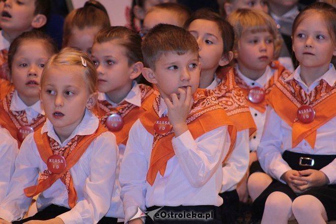 Pasowanie na ucznia w ostrołęckiej „dziesiątce” [13.10.2015] - zdjęcie #90 - eOstroleka.pl