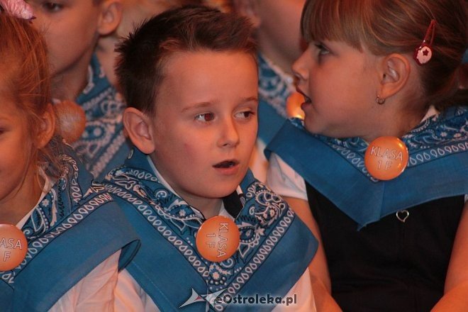 Pasowanie na ucznia w ostrołęckiej „dziesiątce” [13.10.2015] - zdjęcie #82 - eOstroleka.pl