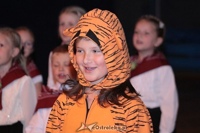 Pasowanie na ucznia w ostrołęckiej „dziesiątce” [13.10.2015] - zdjęcie #62 - eOstroleka.pl