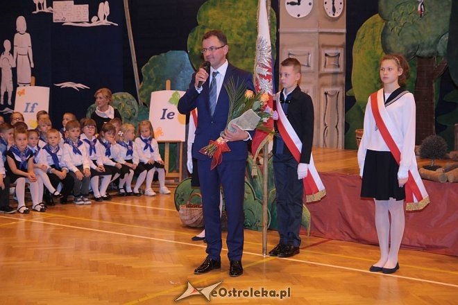 Pasowanie na ucznia w ostrołęckiej „dziesiątce” [13.10.2015] - zdjęcie #28 - eOstroleka.pl