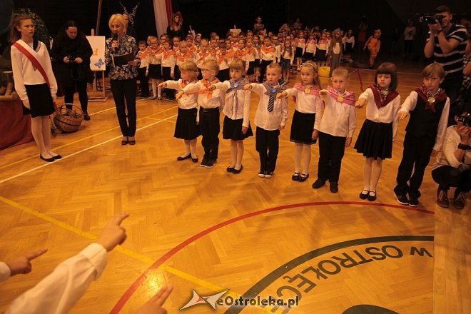 Pasowanie na ucznia w ostrołęckiej „dziesiątce” [13.10.2015] - zdjęcie #22 - eOstroleka.pl