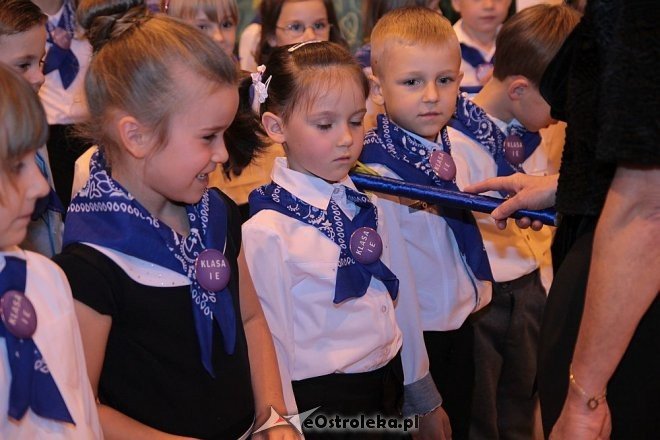 Pasowanie na ucznia w ostrołęckiej „dziesiątce” [13.10.2015] - zdjęcie #69 - eOstroleka.pl
