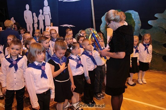 Pasowanie na ucznia w ostrołęckiej „dziesiątce” [13.10.2015] - zdjęcie #61 - eOstroleka.pl