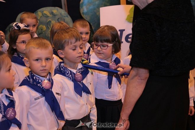 Pasowanie na ucznia w ostrołęckiej „dziesiątce” [13.10.2015] - zdjęcie #59 - eOstroleka.pl