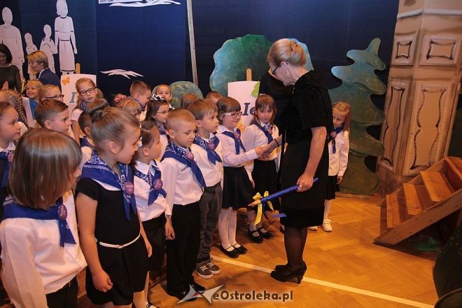 Pasowanie na ucznia w ostrołęckiej „dziesiątce” [13.10.2015] - zdjęcie #53 - eOstroleka.pl