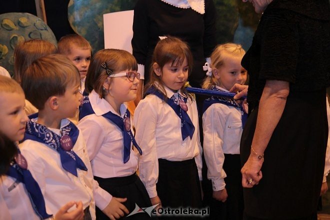 Pasowanie na ucznia w ostrołęckiej „dziesiątce” [13.10.2015] - zdjęcie #49 - eOstroleka.pl