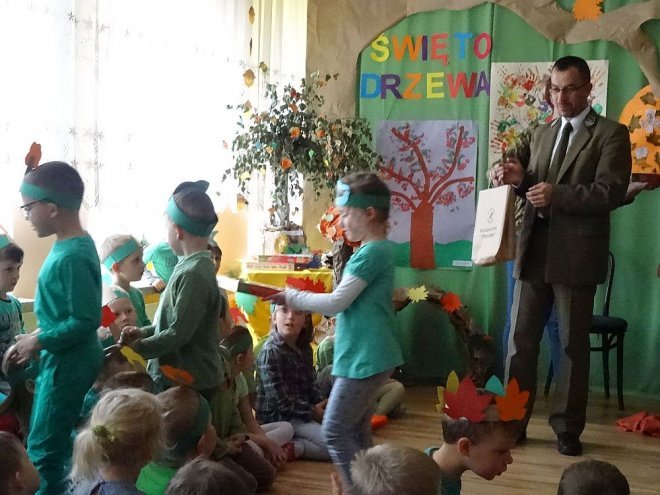 Ostrołęka: Święto Drzewa w „Krainie Misiów” [14.10.2015] - zdjęcie #16 - eOstroleka.pl