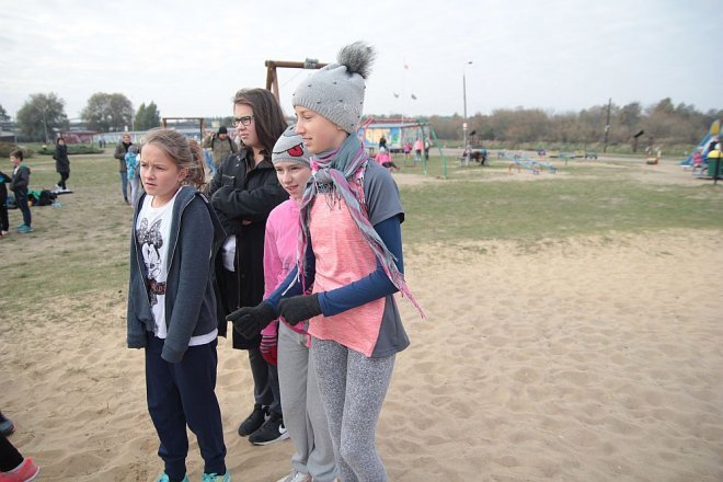 Ostrołęka: Pobiegli z „jedynką” na Dzień Nauczyciela [14.10.2015] - zdjęcie #40 - eOstroleka.pl
