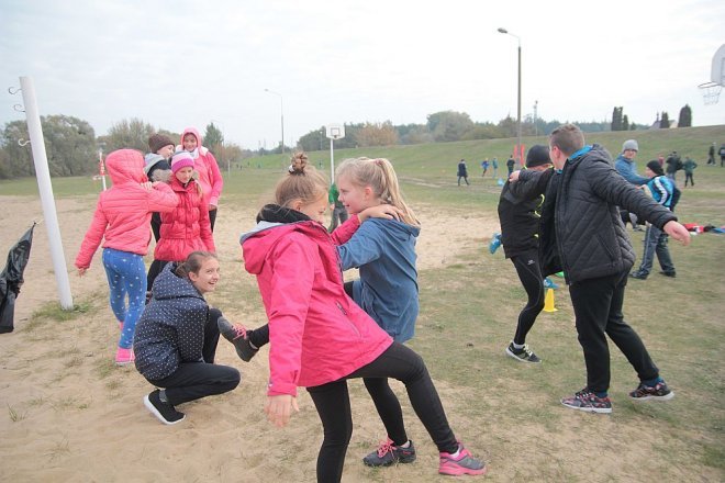 Ostrołęka: Pobiegli z „jedynką” na Dzień Nauczyciela [14.10.2015] - zdjęcie #39 - eOstroleka.pl