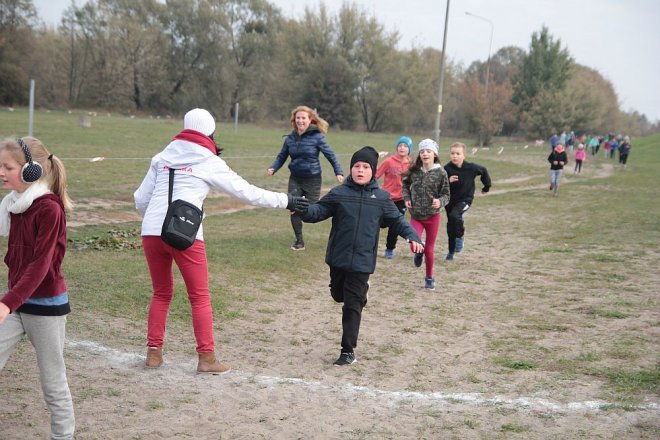 Ostrołęka: Pobiegli z „jedynką” na Dzień Nauczyciela [14.10.2015] - zdjęcie #29 - eOstroleka.pl