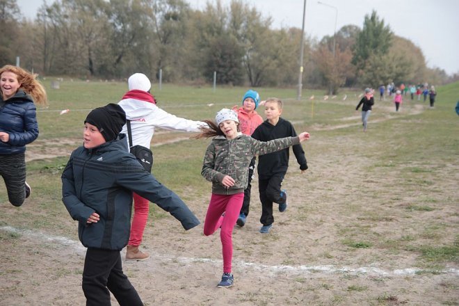Ostrołęka: Pobiegli z „jedynką” na Dzień Nauczyciela [14.10.2015] - zdjęcie #28 - eOstroleka.pl