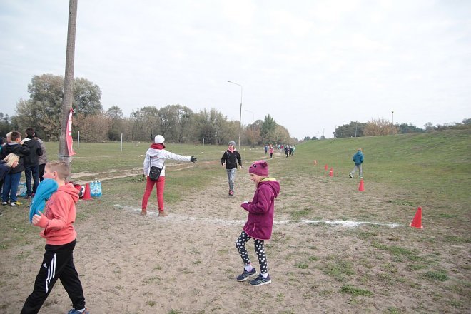 Ostrołęka: Pobiegli z „jedynką” na Dzień Nauczyciela [14.10.2015] - zdjęcie #25 - eOstroleka.pl