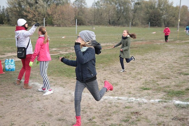 Ostrołęka: Pobiegli z „jedynką” na Dzień Nauczyciela [14.10.2015] - zdjęcie #21 - eOstroleka.pl